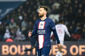 爱游戏体育-包含内马尔在勇士比赛中出色防守，战术调整引发热议！的词条