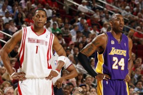 爱游戏智能平台-巴特勒迎来三赛季出色发挥，中国队观众热烈欢呼！上演精彩一战