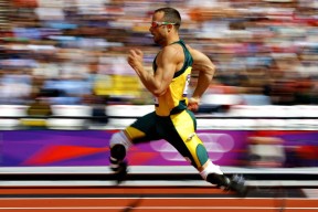 爱游戏智能平台-德布劳内连续二十场比赛得分超过刷新纪录，切尔西不断突破！气势如虹延续